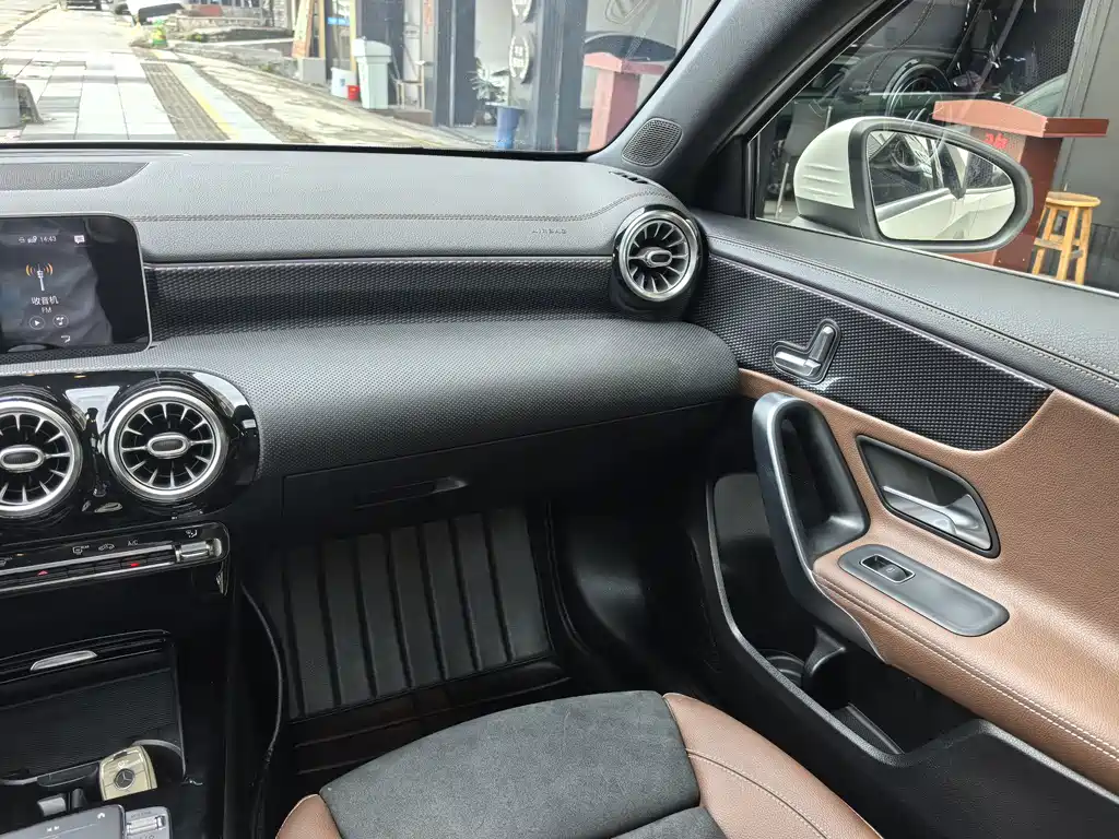 Mercedes-Benz A-Class 2020 — фото 15