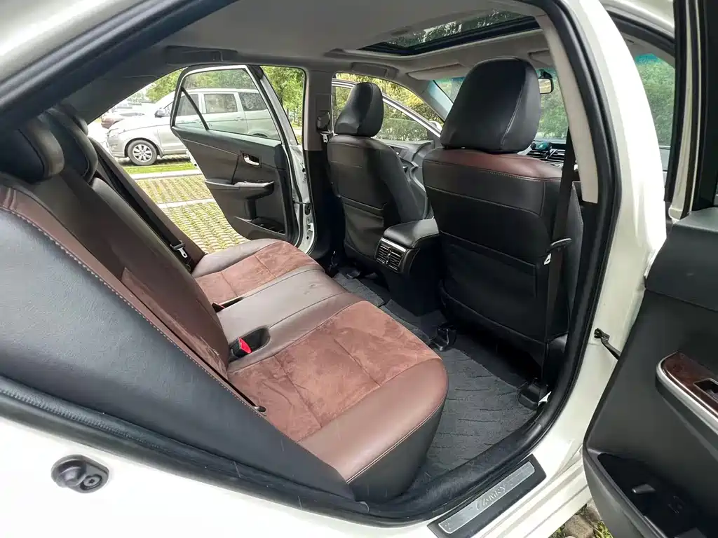 Toyota Camry 2017 — фото 17