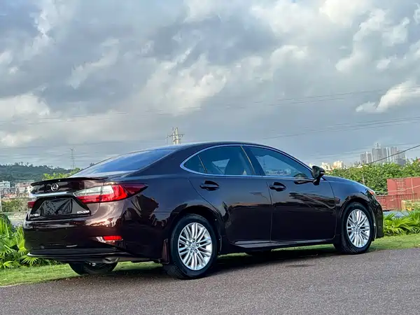 Lexus ES 2017