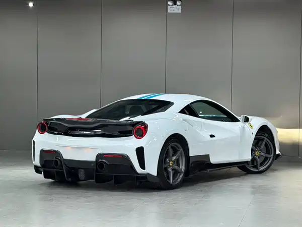 Ferrari 488 2020