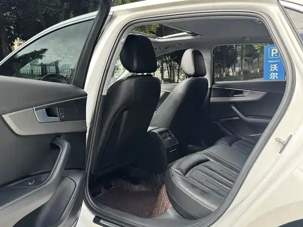 Audi A4L 2019