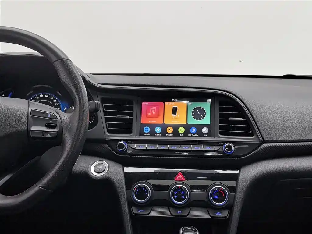 Hyundai Elantra 2020 — фото 12