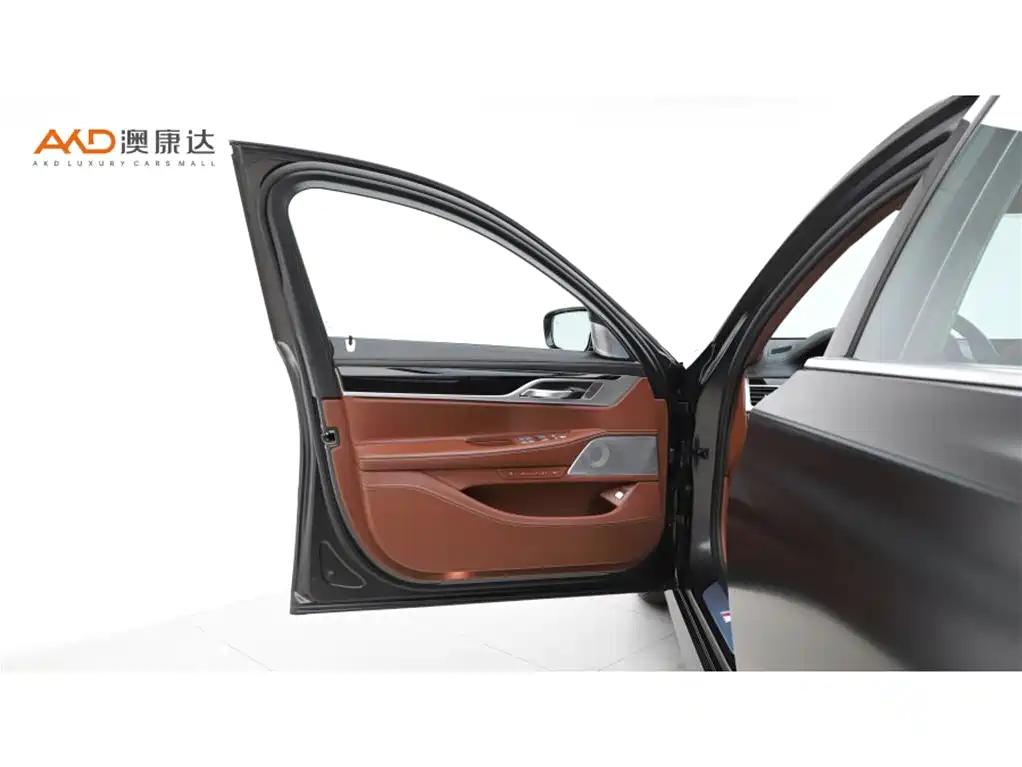 BMW 7 Series 2019 — фото 10