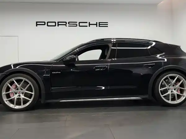 Porsche Taycan 2025