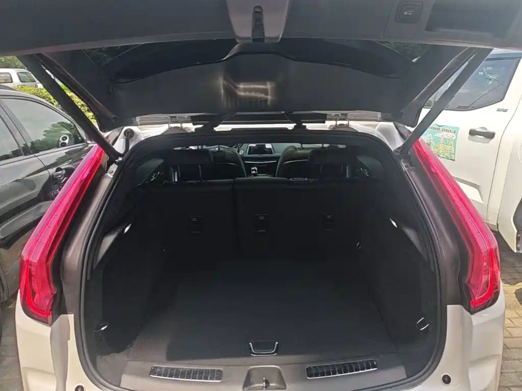 Cadillac XT4 2021 — фото 19