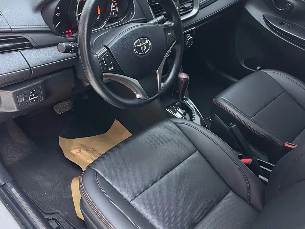 Toyota Yaris L 2023 — фото 18