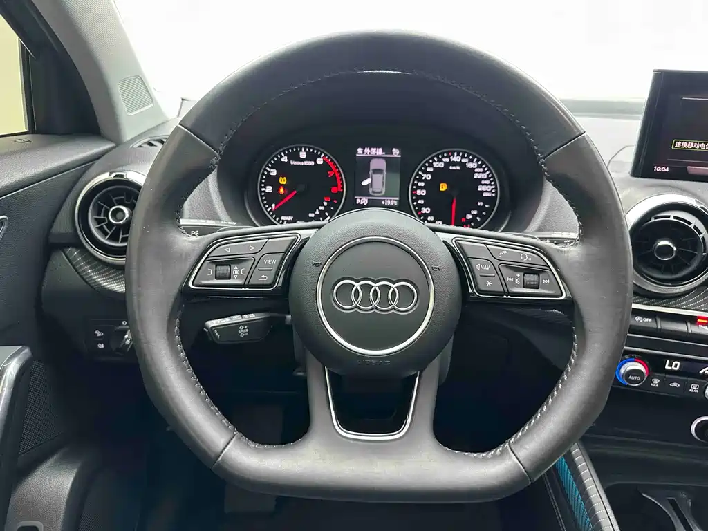 Audi Q2L 2022 — фото 16