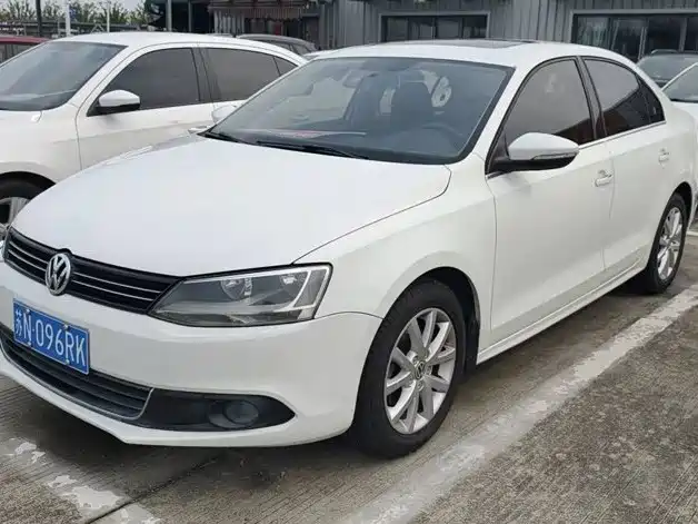 Volkswagen Sagitar 2013