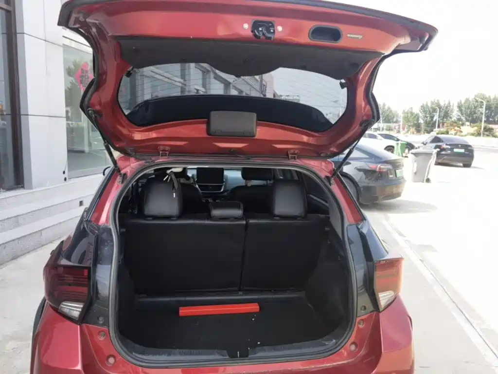 Toyota Yaris L 2020 — фото 19