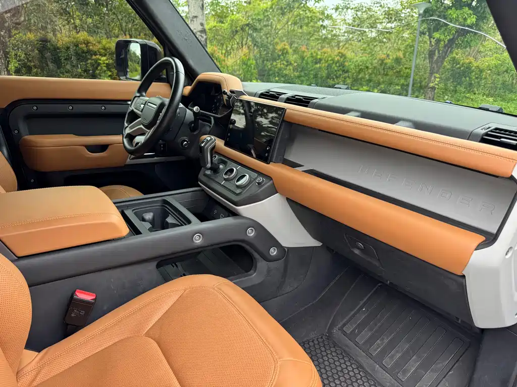 Land Rover Defender 2022 — фото 12