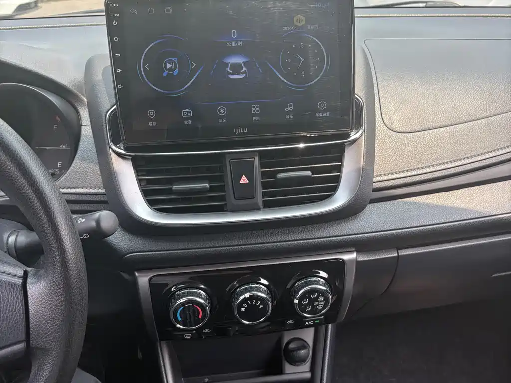 Toyota Yaris L 2022 — фото 12