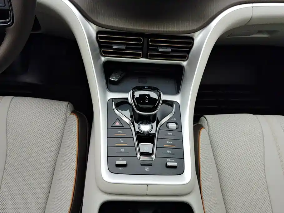 BYD Song Pro New Energy 2023 — фото 16