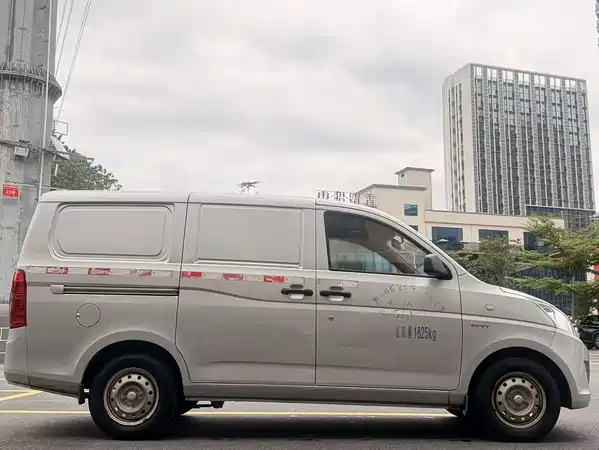 Wuling Rongguang V 2018