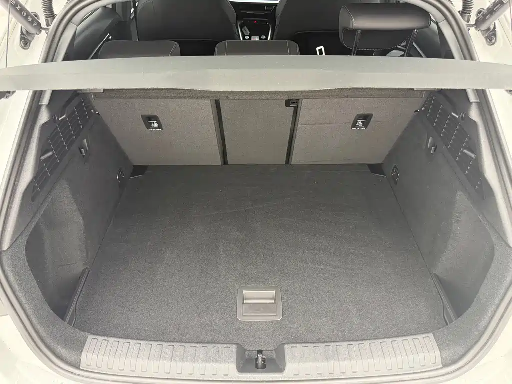 Audi A3 2023 — фото 13