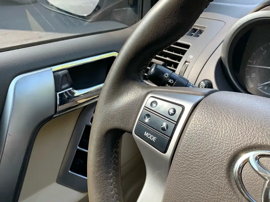 Toyota Prado 2016 — фото 24