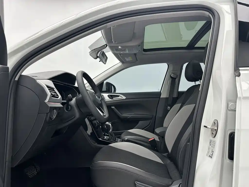 Volkswagen Explore The Shadows 2022