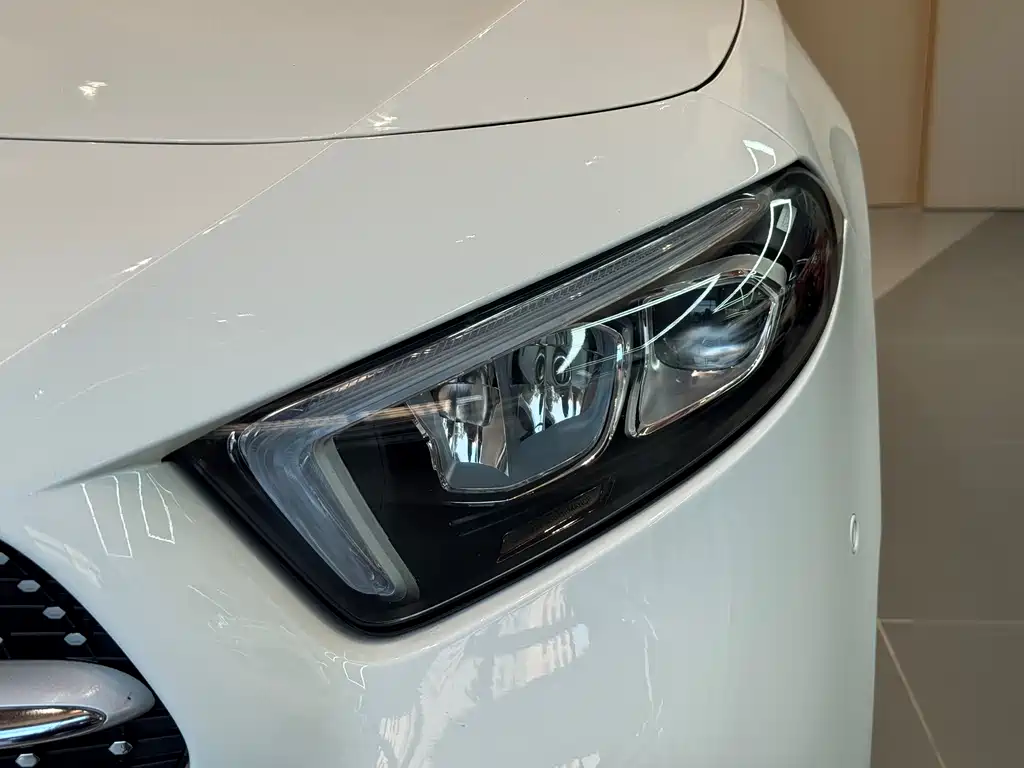 Mercedes-Benz A-Class 2019 — фото 14