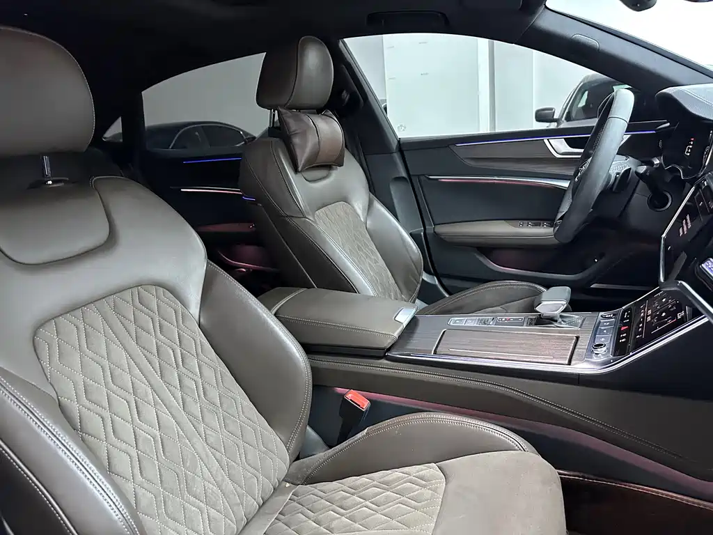 Audi A7L 2022 — фото 19
