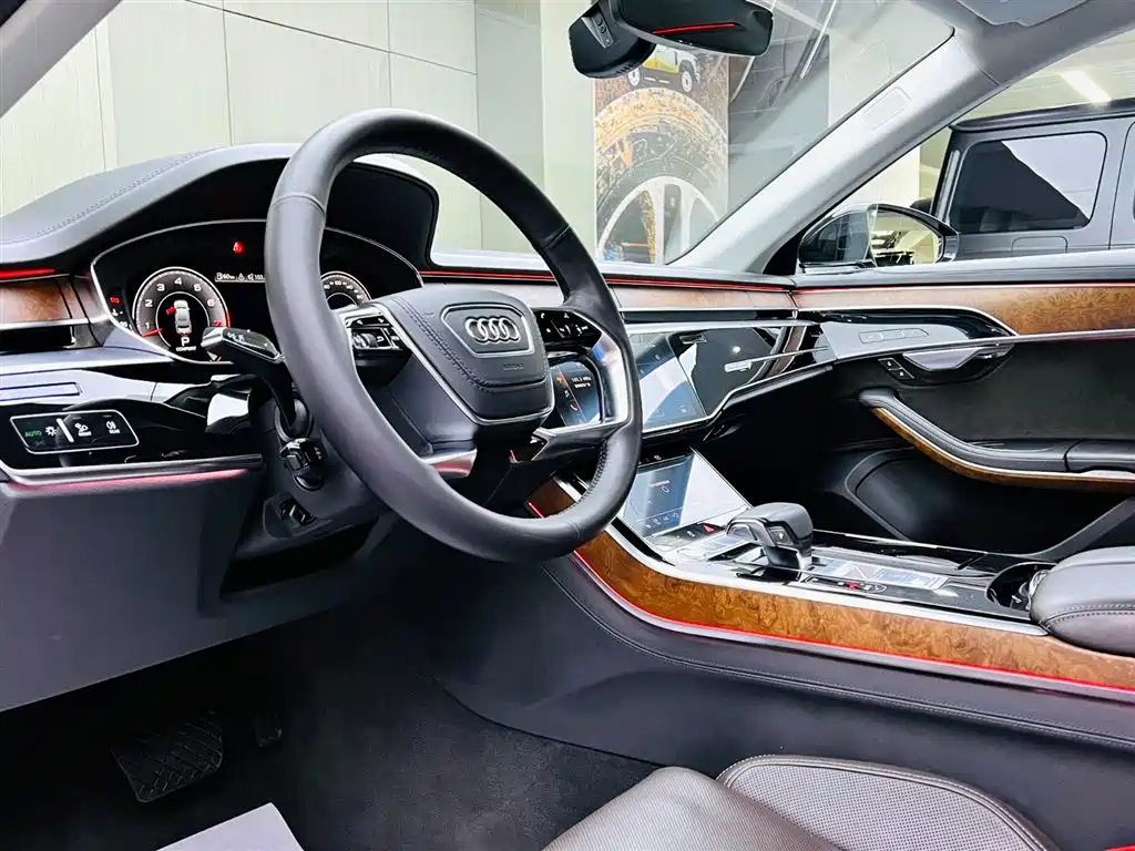 Audi A8 2020 — фото 8