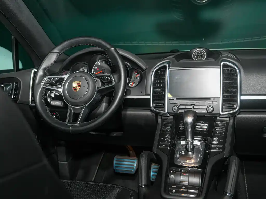 Porsche Cayenne 2018 — фото 19