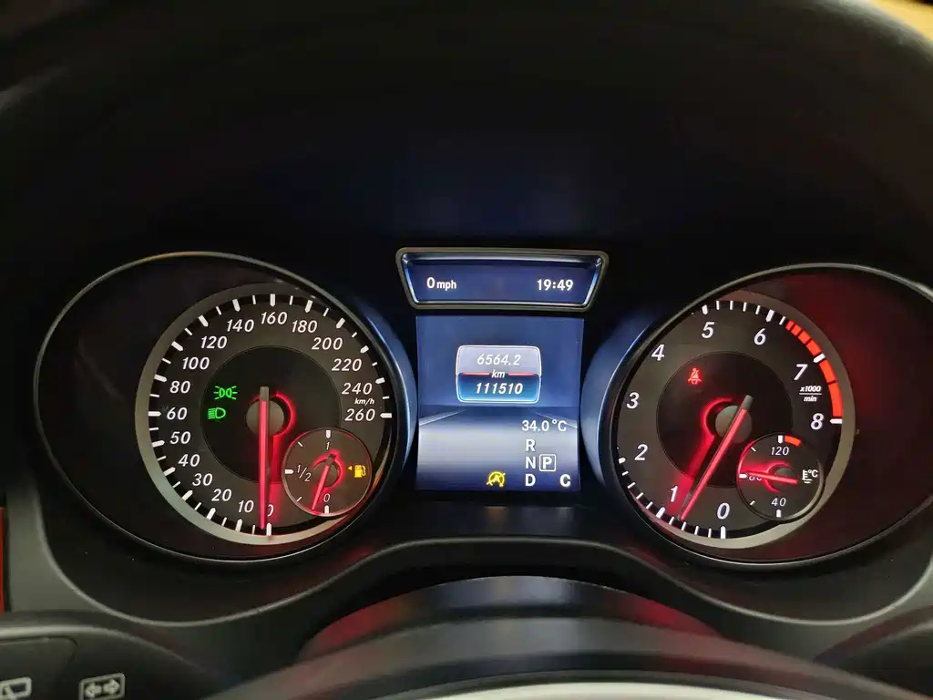 Mercedes-Benz GLA 2016 — фото 36
