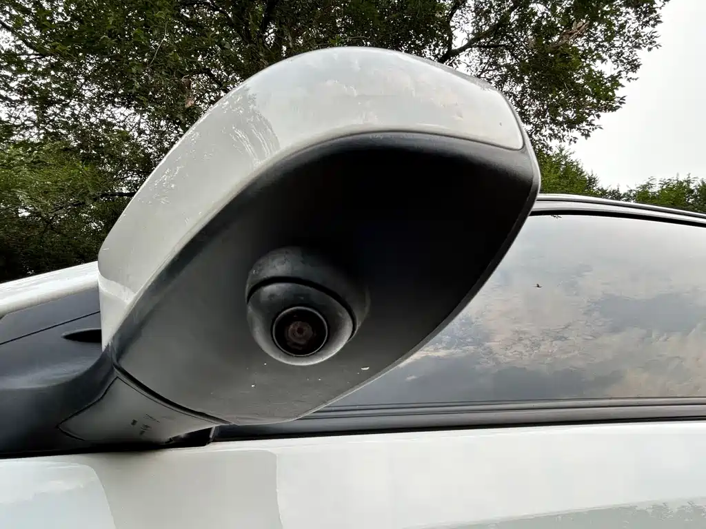Toyota Yaris L 2023 — фото 11