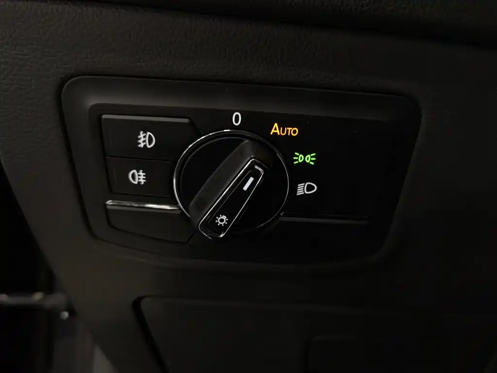 Volkswagen Phideon 2018 — фото 21