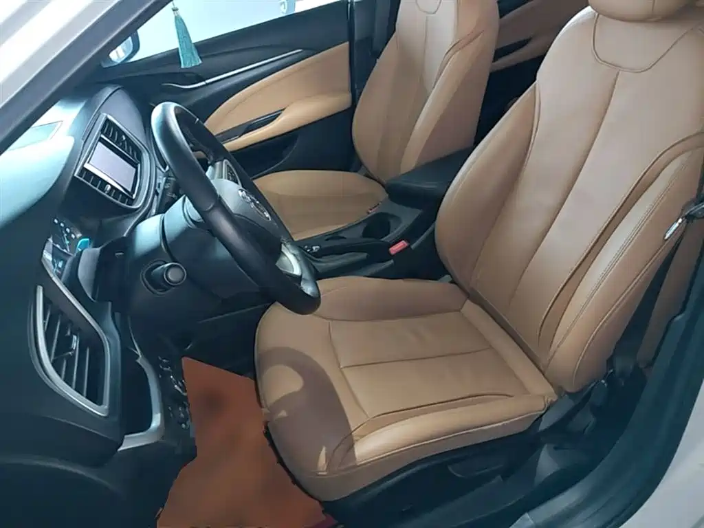 Buick Excelle 2019 — фото 15