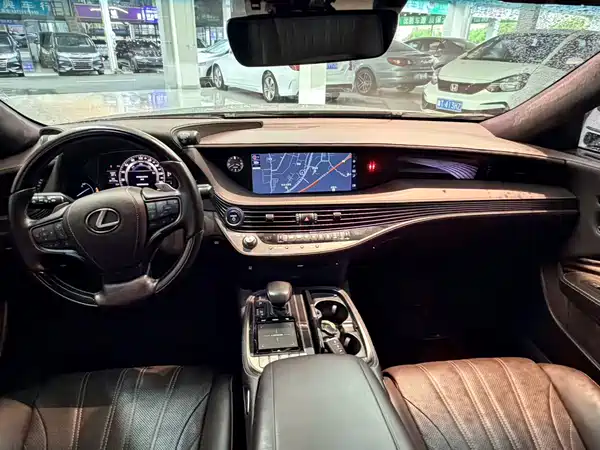Lexus LS 2018