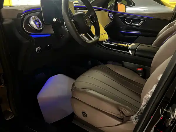 Mercedes-Benz EQE SUV 2025