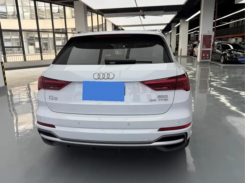 Audi Q3 2023 — фото 14