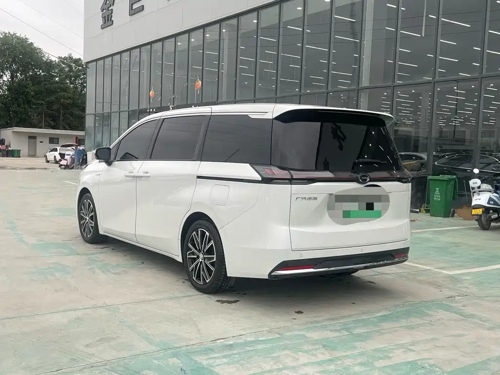 GAC Motor E8 PHEV 2024 — фото 16