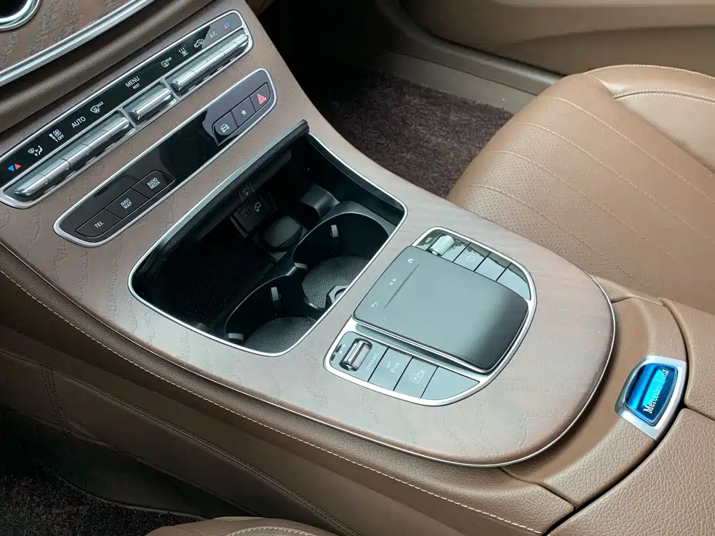 Mercedes-Benz E-Class New Energy 2022 — фото 21