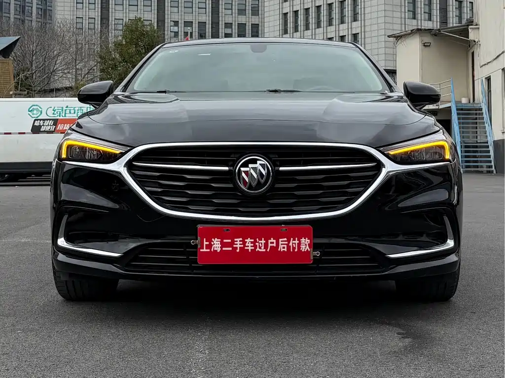 Buick LaCrosse 2021 — фото 1