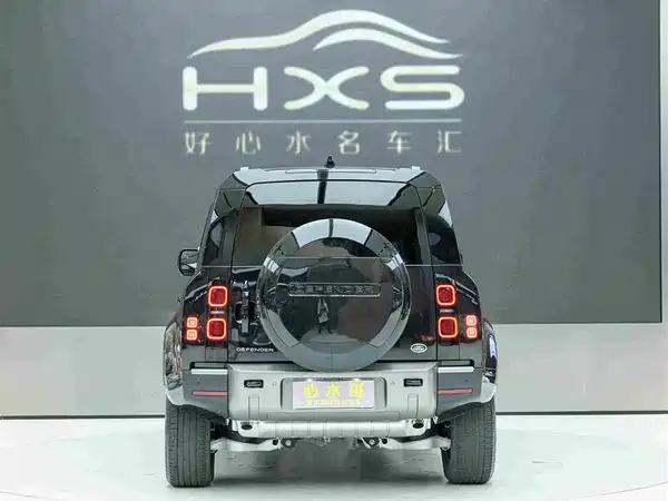 Land Rover Defender 2024