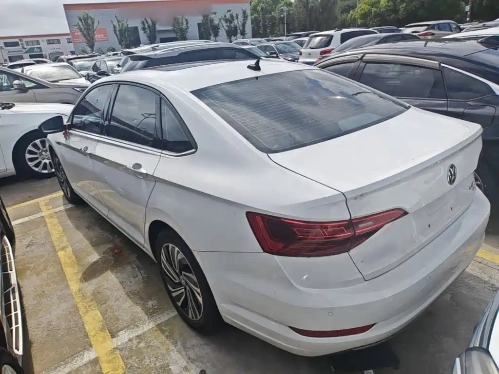 Volkswagen Sagitar 2022