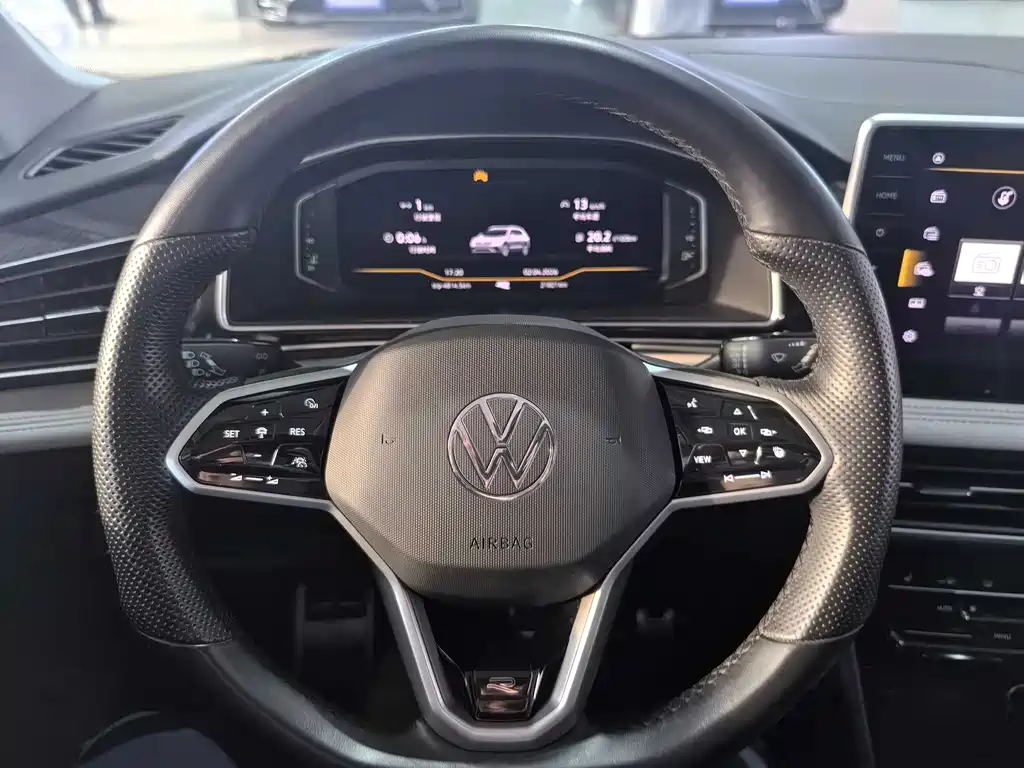 Volkswagen Tiguan L 2022 — фото 8