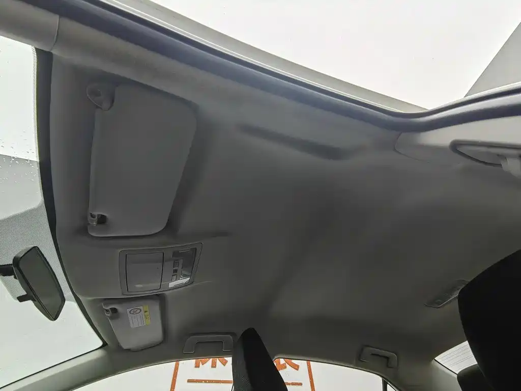Toyota Corolla 2018 — фото 14