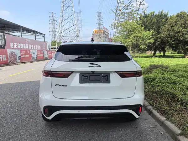 Jaguar F-PACE 2023