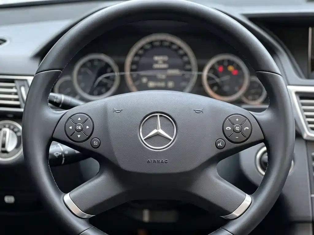 Mercedes-Benz E-Class 2010