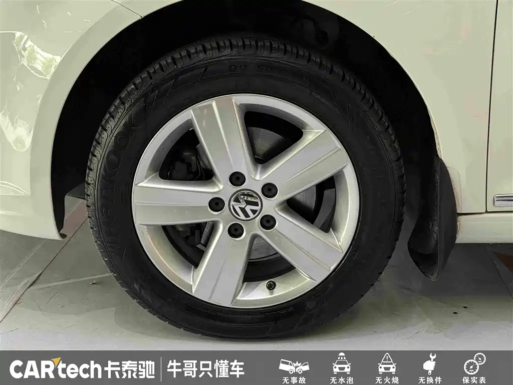 Volkswagen Touran 2015 — фото 10