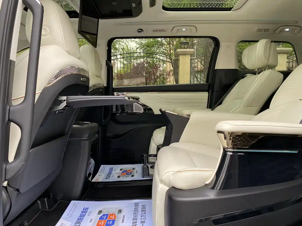GAC Motor Trumpchi E9 2025 — фото 13