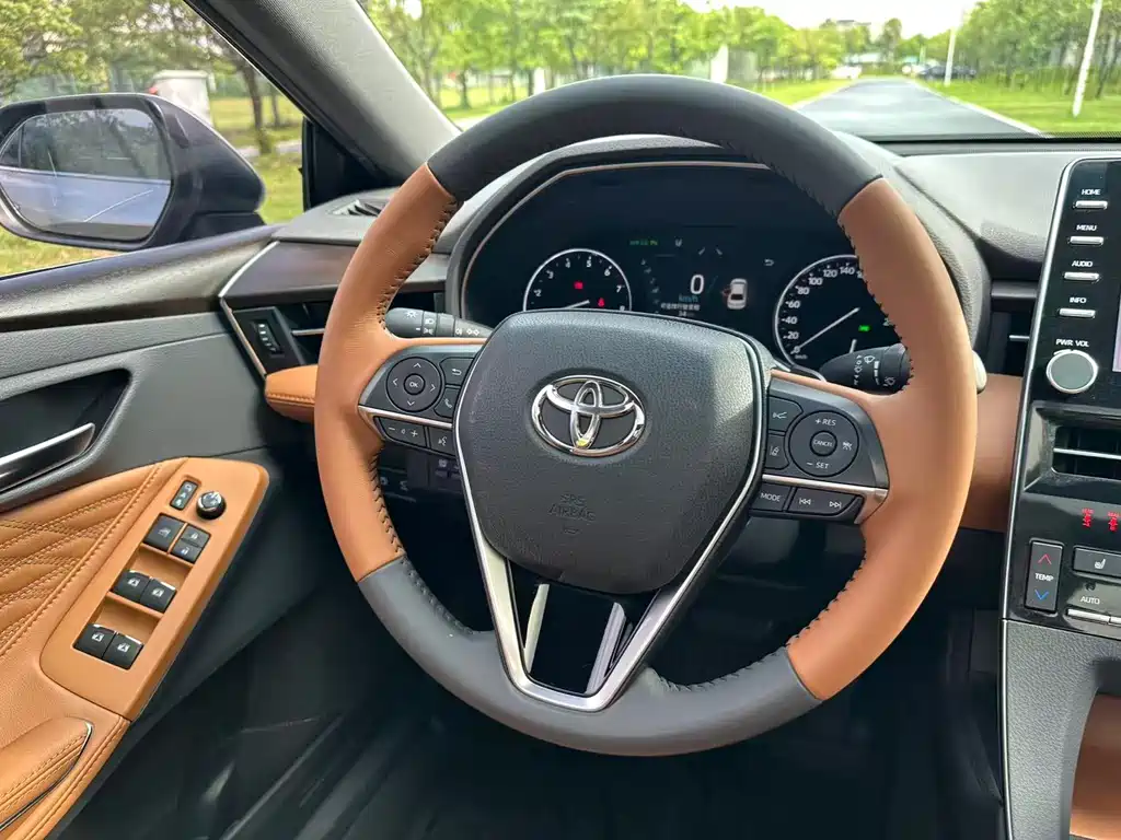Toyota Avalon 2020 — фото 10