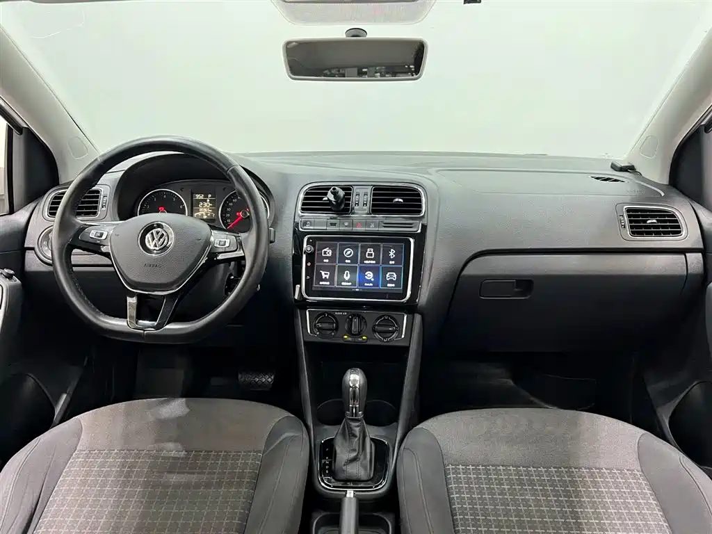 Volkswagen Polo 2019 — фото 14