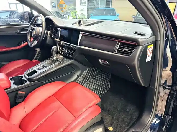 Porsche Macan 2021