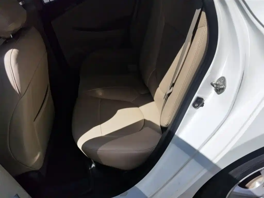 Hyundai Verna 2016 — фото 17