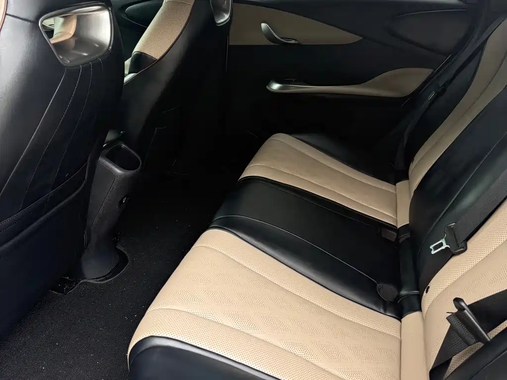 BYD Dolphin 2023