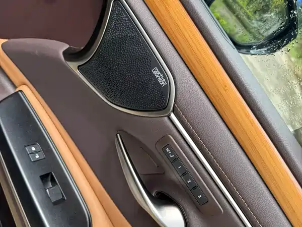 Lexus ES 2019