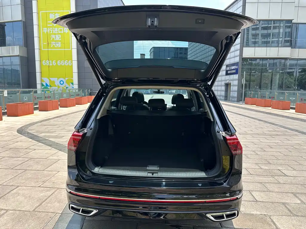 Volkswagen Tiguan L 2022 — фото 12