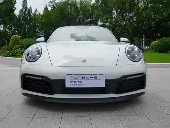 Porsche 911 2025